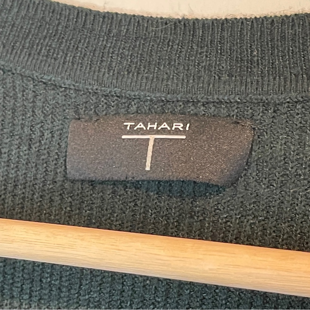 Tahari Women's V-Neck Cashmere blend Sweater - - Picture 4 of 6